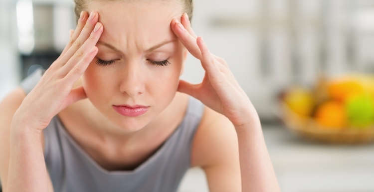 Baş ağrınızın sebebi takılarınız olabilir