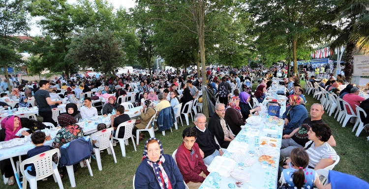 Başiskele'de 6 bin kişilik iftar