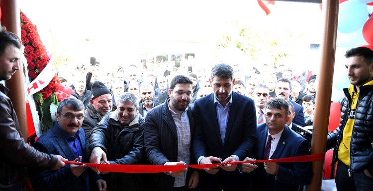 Başkan Kocaman, Trabzon Derneği'ni açtı