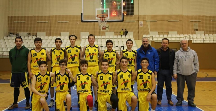 Başkan Yıldırım'dan genç basketçilere destek