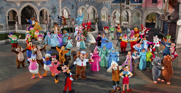 Büyülü bir dünya; DISNEYLAND