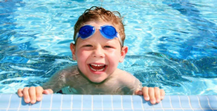 Çocuğunuzu havuz enfeksiyonundan korumanın 10 yolu