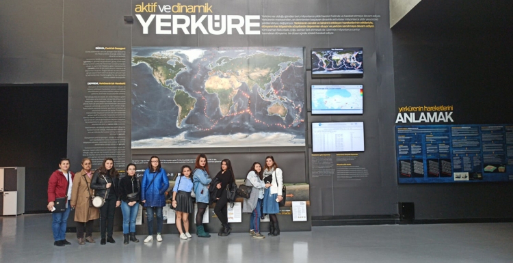 Deprem müzesi öğrencileri ağırlıyor