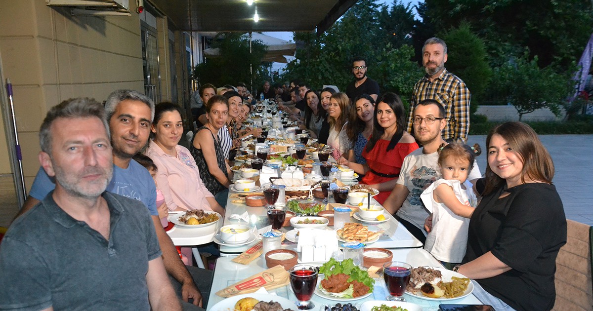 Erkan Sokak esnafı iftarda buluştu