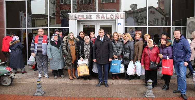 Gölcüklüler, Elazığ ve Malatya’ya yardım ediyor