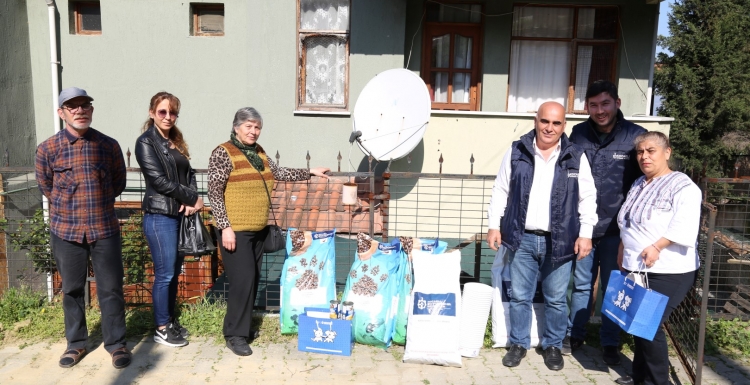 Hayvansever derneklere Büyükşehir’den yardım eli