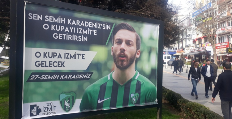 Hürriyet’ten Kocaelispor’a afişli motivasyon