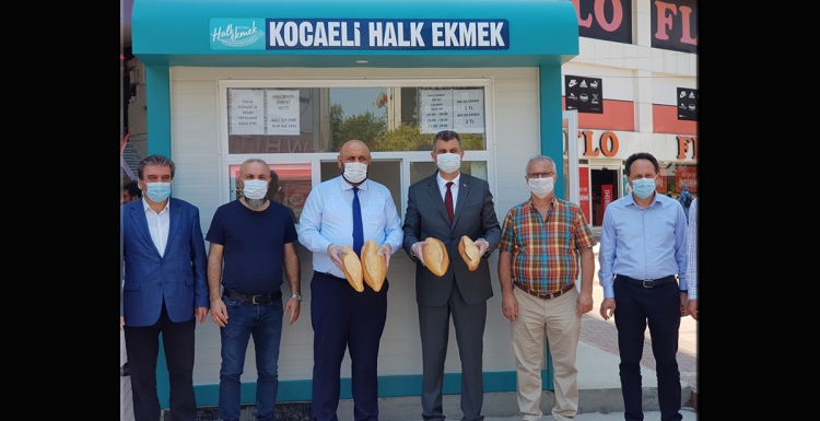 İlk halk ekmeği Başkan Sezer’den   