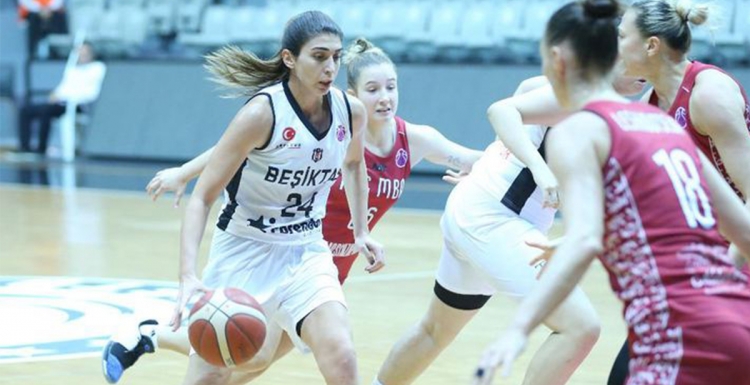 İzmit Belediyespor’a bir milli yıldız daha   