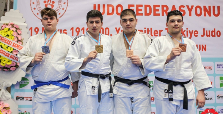 Judoda gelenek bozulmadı