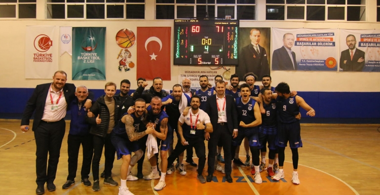 Kağıtspor devreyi lider kapattı