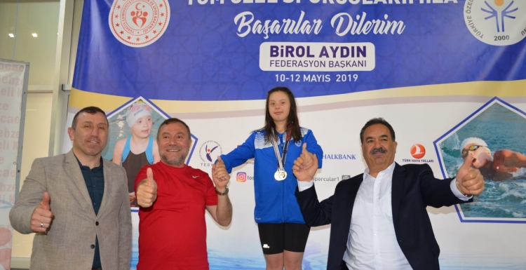 Kağıtsporlu Firuze milli takımda