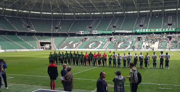 Kalben, çocukları Kocaelispor maçına götürdü   