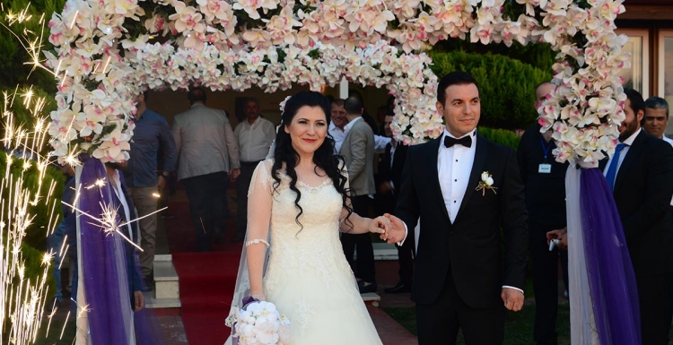 Karacan'ın kızı evlendi