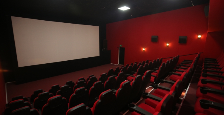 Karamürsel belediye sineması açılıyor