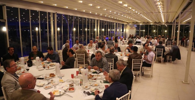 Karamürsel'de ilçe protokolüne iftar 