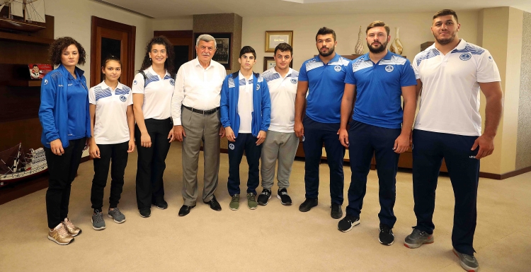 Karaosmanoğlu: "Söz sahibi sporcular yetiştiriyoruz”
