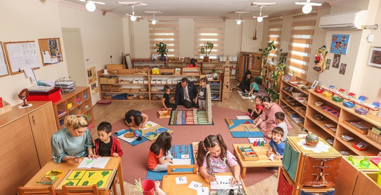 Montessori eğitiminin öncüsü;  Özel Bilgi Köprüsü 