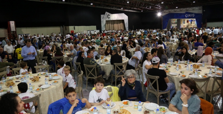 Kocaeli’nin spor camiası iftarda buluştu