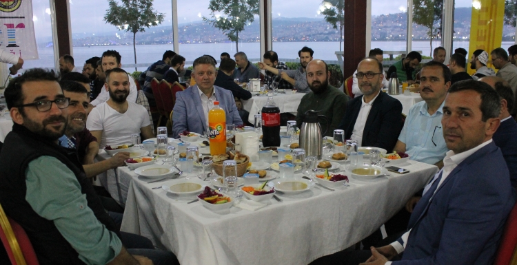 Kocaelili matbaacılar, iftarda buluştu