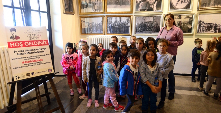 Minik öğrencilerden mesaj: Atatürk müzesini görün