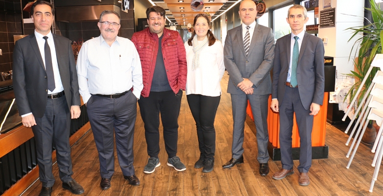 Outlet Center İzmit’te Mağazacılar Günü kutlandı