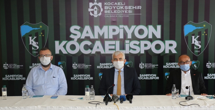 Şampiyon Kocaelispor’a yakışan kutlama