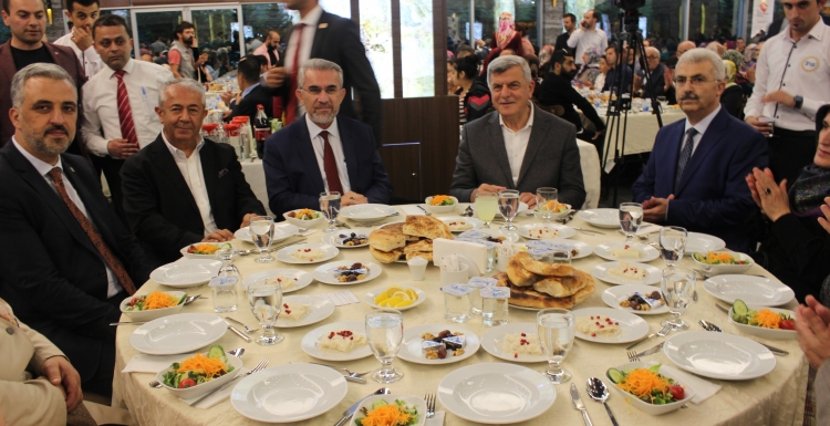 Şehit yakınları ve gaziler iftarda buluştu