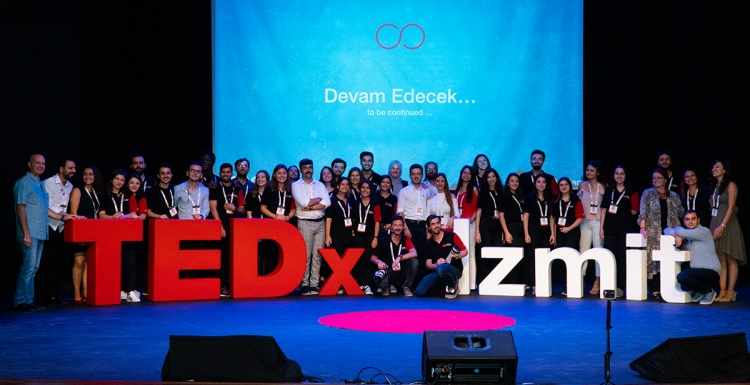 TEDxİzmit’te fikirler paylaşıldı
