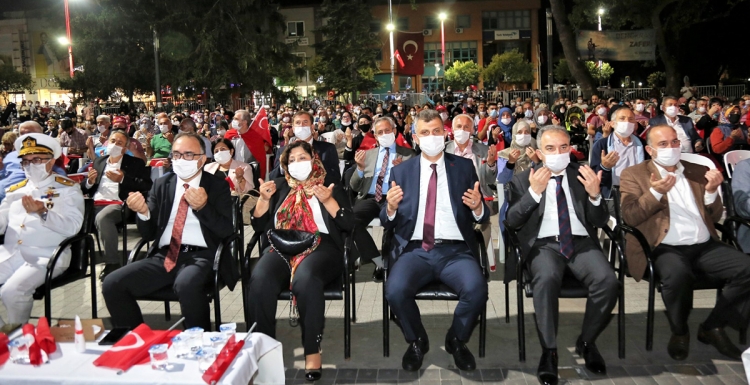 15 Temmuz ruhu Gölcük'te dimdik ayakta