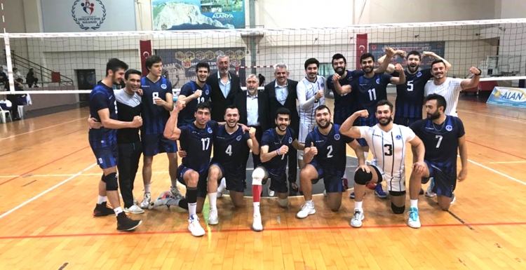 Voleybolcular set vermeden kazandı