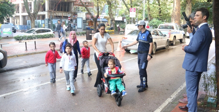 Zabıtadan okul önlerine güvenlik önlemi