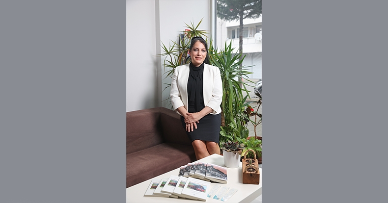 Dokuz ayda iki kitap yazdı: