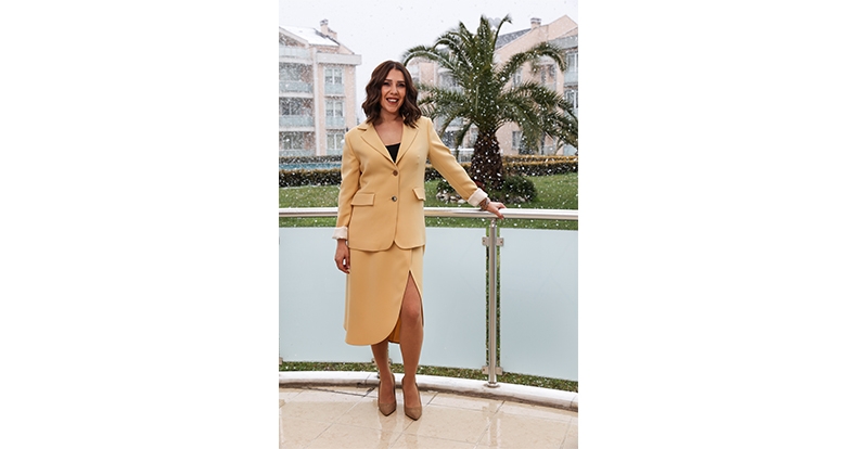 Elegant tarzıyla: Deniz Bahar Özgen