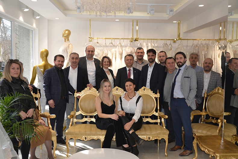 Hayalinizdeki gelinliğin yeni adresi: Pina Wedding