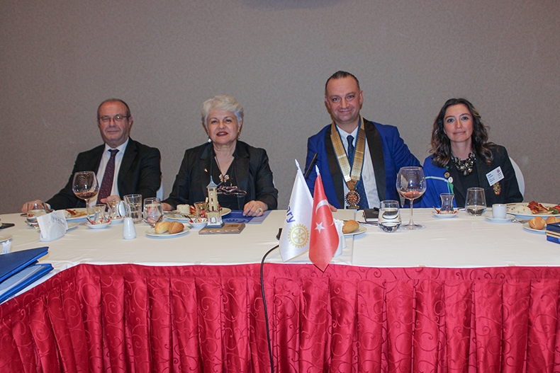 İzmit Rotary Kulübü Öğretmenleri Unutmadı