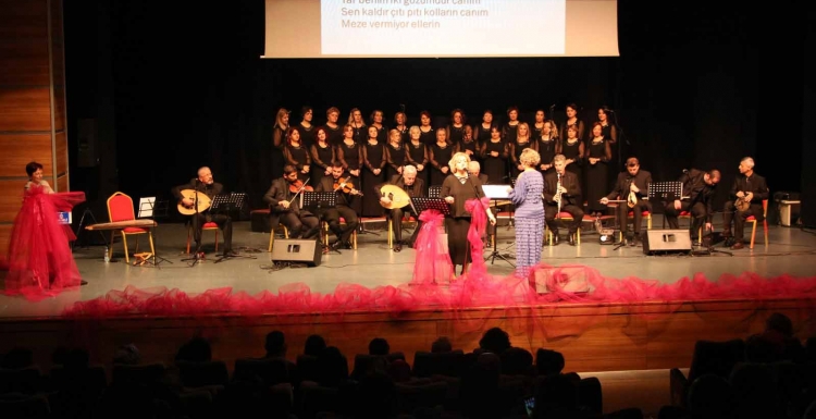 Kadınlar Korosu, İstanbul için söyledi