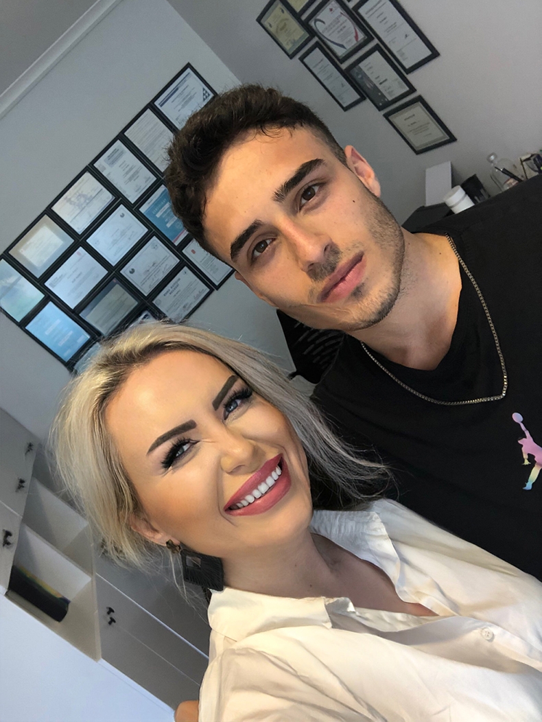 Skolyozu 6 derece geriledi