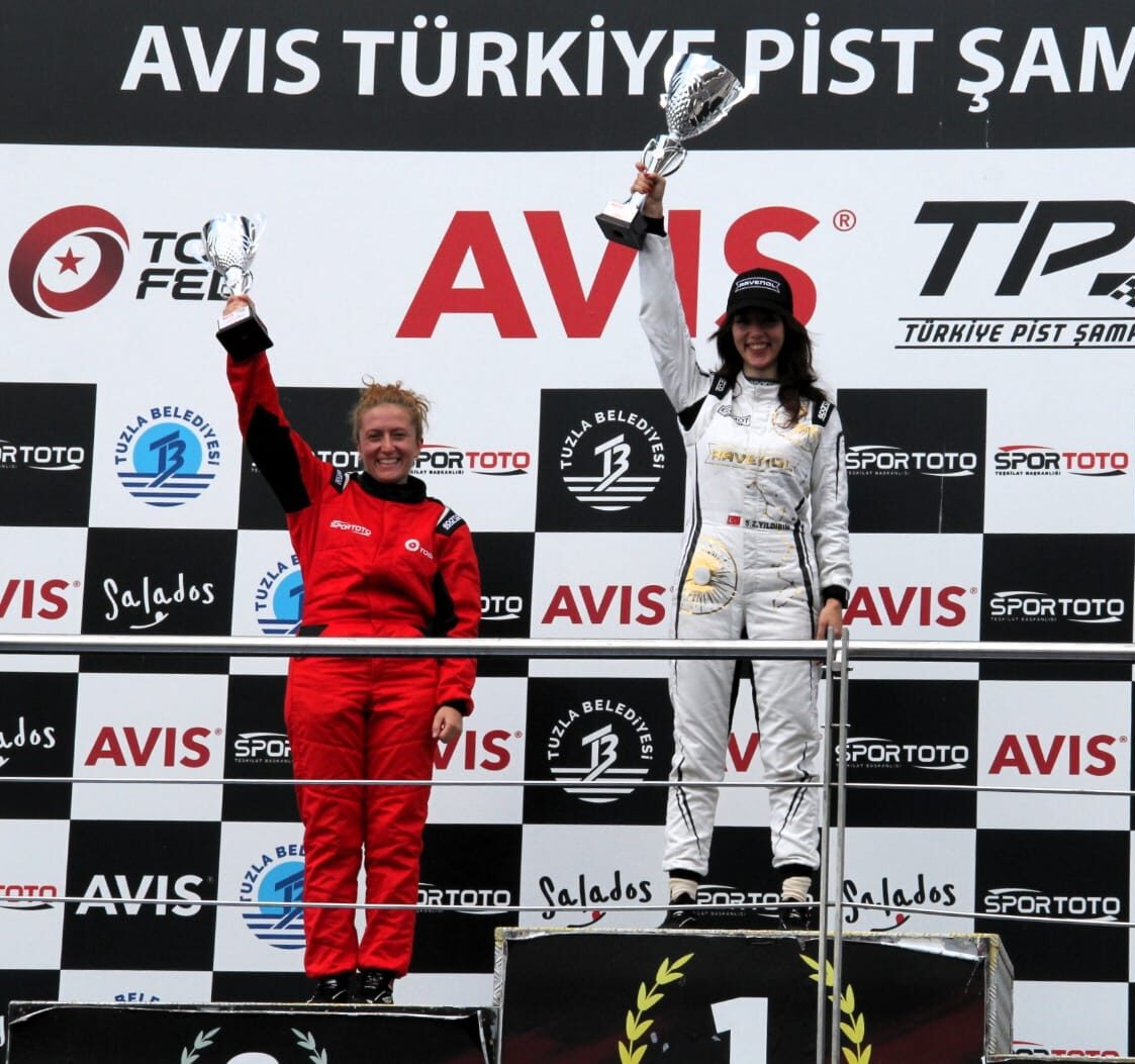 EGEA YILDIZI PİSTTE PARLADI!