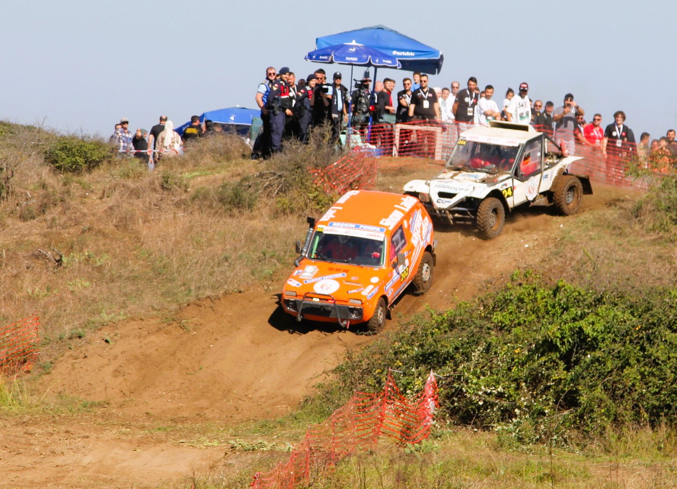 KARASU SAHİLİNDE OFF-ROAD FIRTINASI ESTİ!